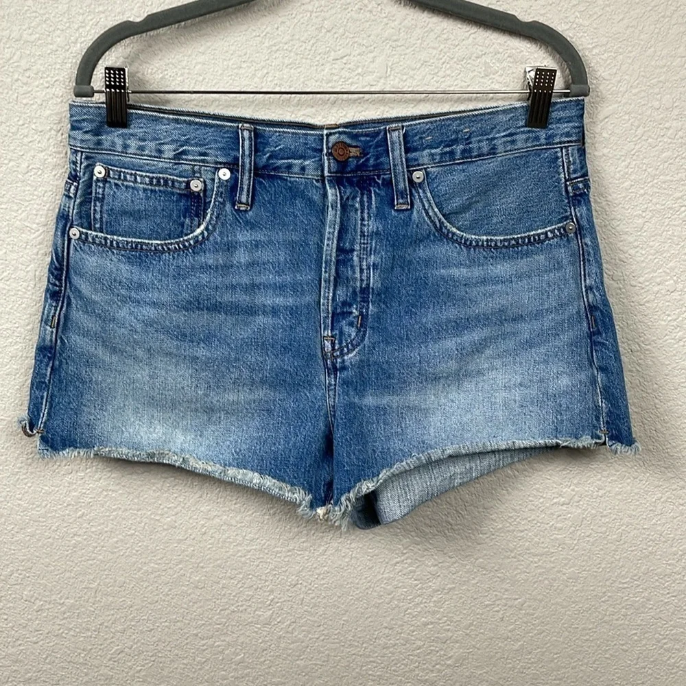 Madewell Relaxed Denim Shorts Button Fly Cut Off Cheeky Split Hem Sz 29